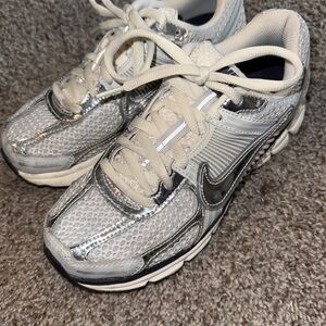 Nike Women's Sneakers in Silver and Cream